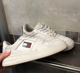 Dámské tenisky Tommy Jeans 39 - 4