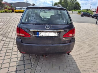 Toyota Avensis Verso 2.0 D-4D - 4