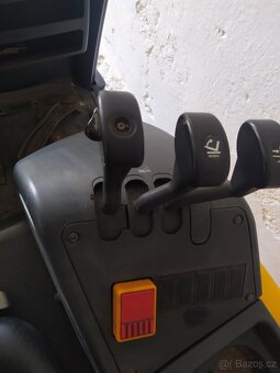 P: Jungheinrich EFG320 2006 - 4