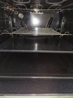 nevyužitý el. sporák, kabel 220V - 4