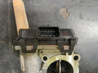 Škrtící klapka Peugeot/Citroën 1,6 HDI oem 9807238580-02 - 4
