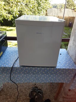 Mini lednička s mini mrazáčkem - 4