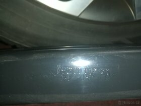 výztuha předního nárazníku Clio V - 4