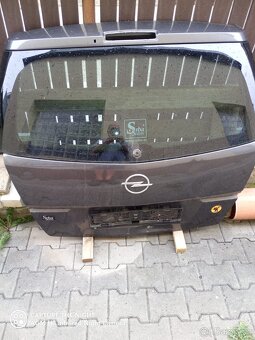 páté dveře, lampy Opel Zafira B - 4