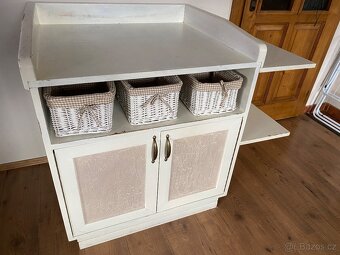 Přebalovací pult - 4