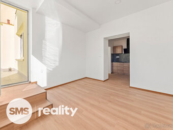 Pronájem nově zrekonstruovaného bytu 2+kk (50 m² + terasa 25 - 4