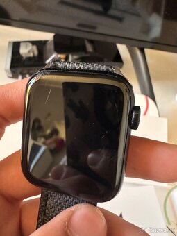 Apple Watch SE 2024 - 4
