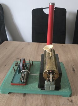Starožitný model parního stroje - 4