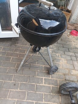 Prodám lacno gril weber - 4