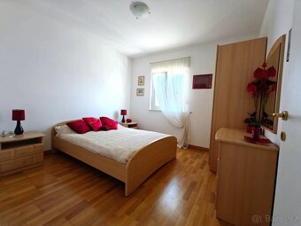Plně zařízený apartmán jen 100 m od moře – Trogir, 240.000 € - 4