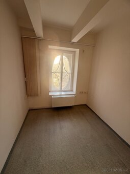 Pronájem bytu 4+kk pro studenty v centru města Olomouce - 4