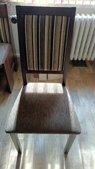 Prodám rohovou lavici, 2 židle a rozkládací stůl - 4