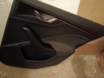 Prodám pravý a levý zadní tapeci škoda scala - 4