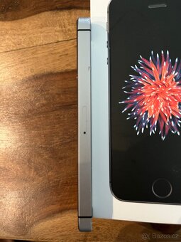 iPhone SE starý model 128 GB - 4