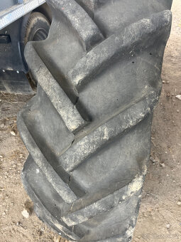 pneu 16,9 x 30 10 PR - 4