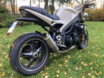Triumph Speed Triple 1050 - 4