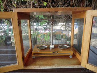 Prodám staré laboratorní váhy - 4