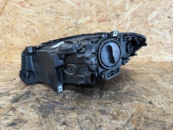 PRAVÝ PŘEDNÍ SVĚTLOMET BMW F10/F11 HALOGEN - 4