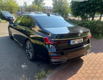BMW 730d M-Paket xDrive I.majitel CZ rok 2022 záruka 5/2025 - 4