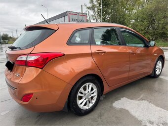 Prodám Hyundai i30 combi 1.6 - 88kw DOHC Benzin KM 71000 - 4