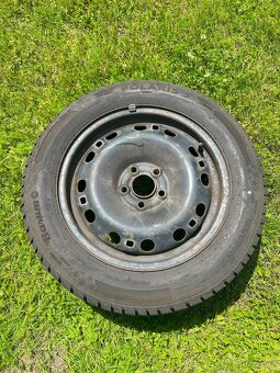 Prodám zimní set BARUM 185/60 R15 - 4