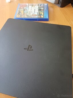 PS4 Slim - 4