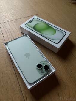 Apple iPhone 15 256GB zelený - 4