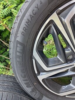 Originál ALU kola Hyundai i30 R16 + letní pneu - 4