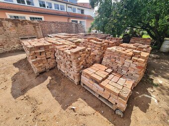 Cihly z demolice - 4