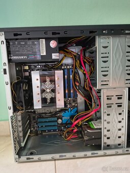 Počítač a monitor - 4