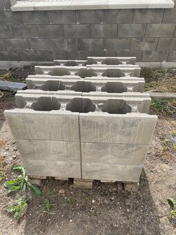 Tvárnice plotová Diton Venezia 390×190×190 mm průběžná i slo - 4