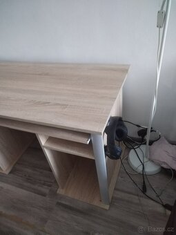 Kancelářský PC stůl - 4