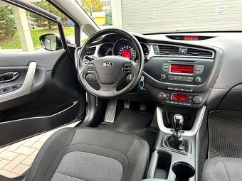 Kia Ceed Combi 1.6GDi 99kw, ČR 2018, zánovní jen 37 000km - 4