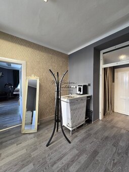 Pronájem moderního salonu / obchodního prostoru pro kadeřnic - 4