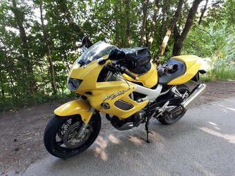 Honda VTR 1000F FireStorm - 4