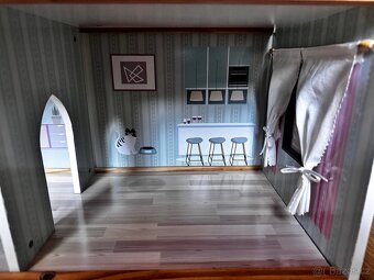 Domeček pro panenky s vybavením - 4