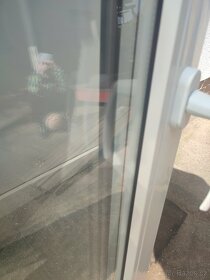 Značkové plastové okno antracit, bílá - 4