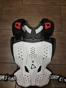 Chránič hrudi a páteře Leatt 3,5 - 4