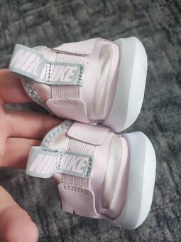 Růžové dětské boty Nike Flex Runner - vel. 34 - 4
