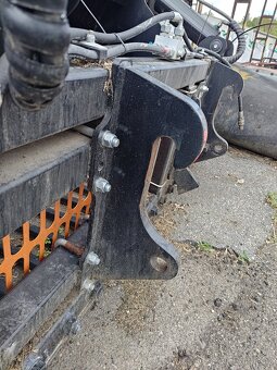 Vykusovač siláže Silocut M+ - 4