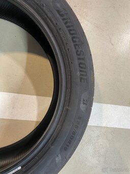 Prodám letní pneu Bridgestone 225/50 R19 - 4