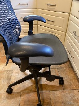 Herman Miller Mirra kancelářská židle - 4