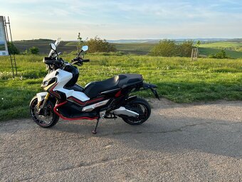 Honda x-adv 750 - 4