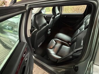Volvo XC70 2003, D5 - 4
