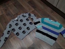 Svetříky zn.H&M-vel.98/104 - 4