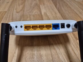 TP-Link TL-WR841N 2.4 GHz 300 Mb/s Wi-Fi router - 4