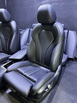BMW 5 G30 LCI M-Paket kuzeny interier sedacky - 4