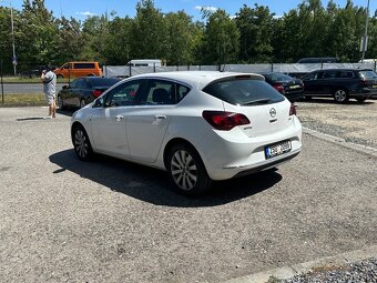 Opel Astra J 2013 1.7 - 4