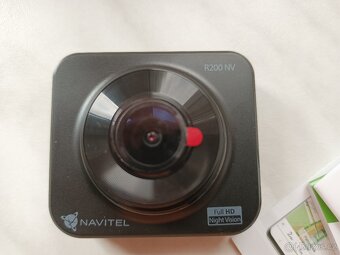 Prodám novou kameru do auta Navitel R200NV - 4