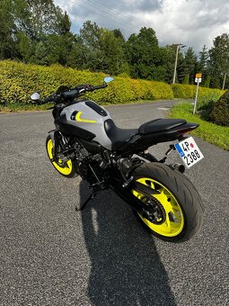 Yamaha MT07 - 4